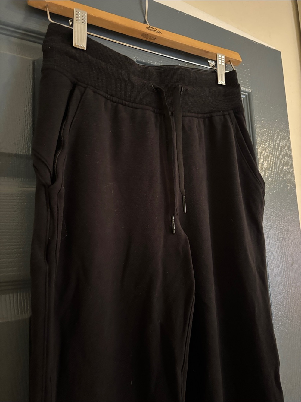 Lululemon Women’s Black Joggers - Pants Size 2